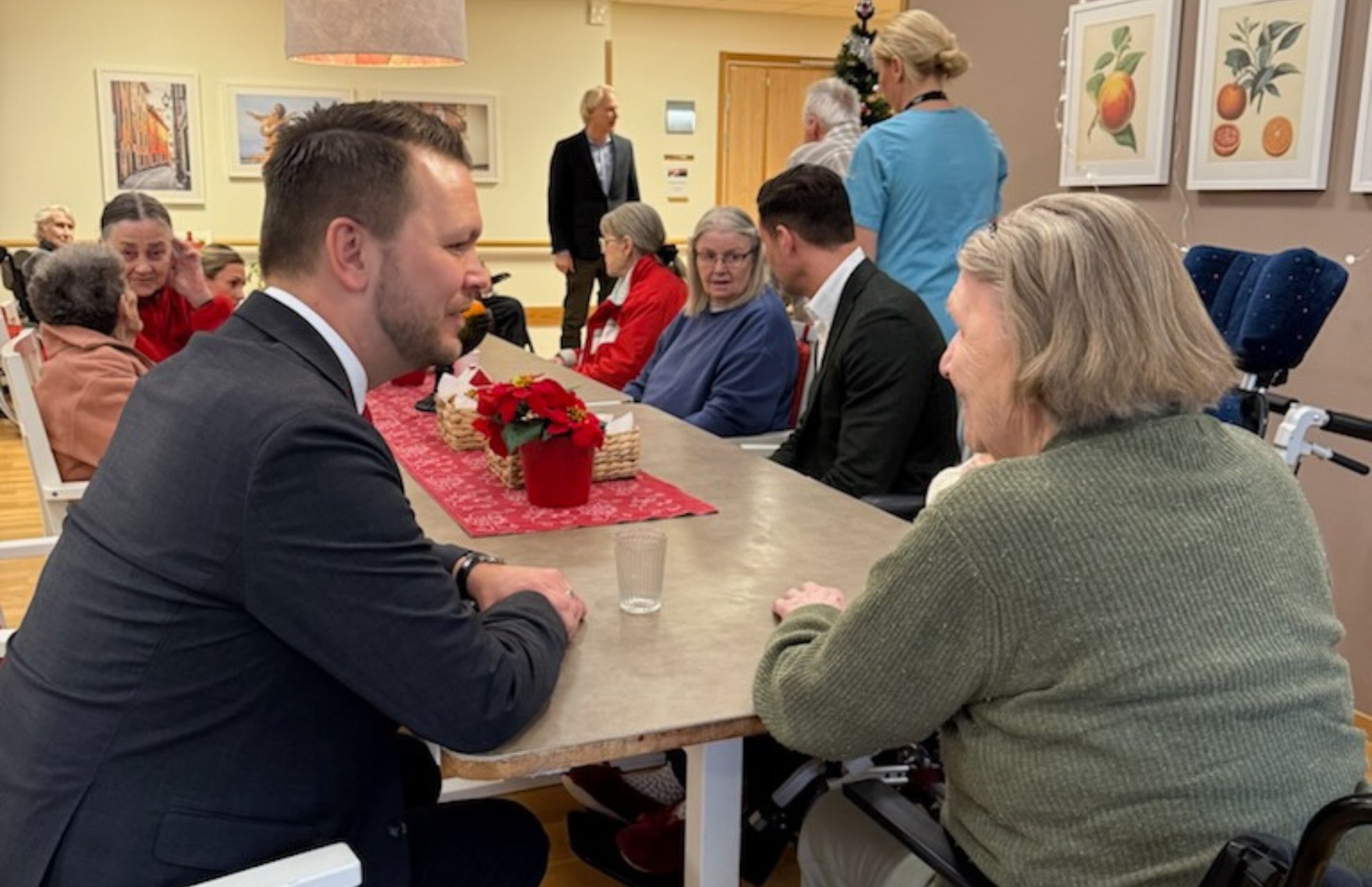 Samtal vid fikabordet