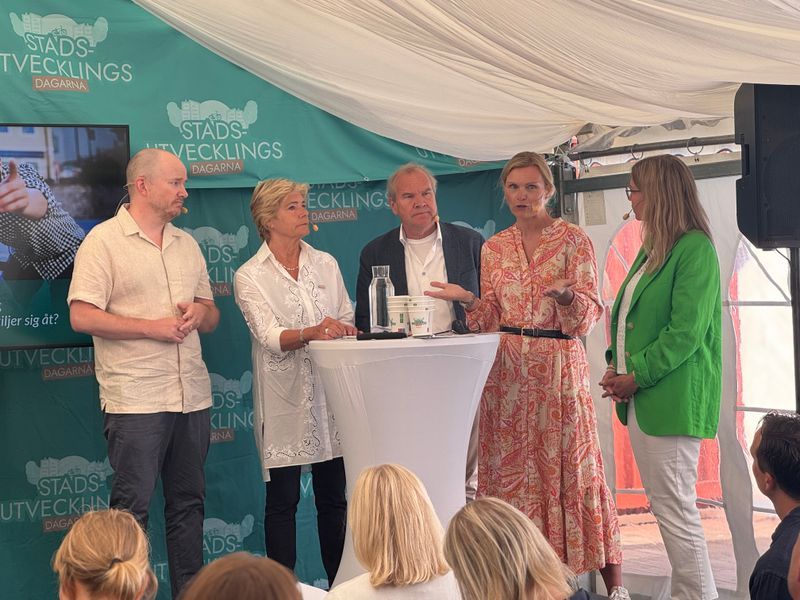 Fr&aring;n Almedalsveckan 2025 n&auml;r VD Malin Fredgardh Huber var med i diskussion.