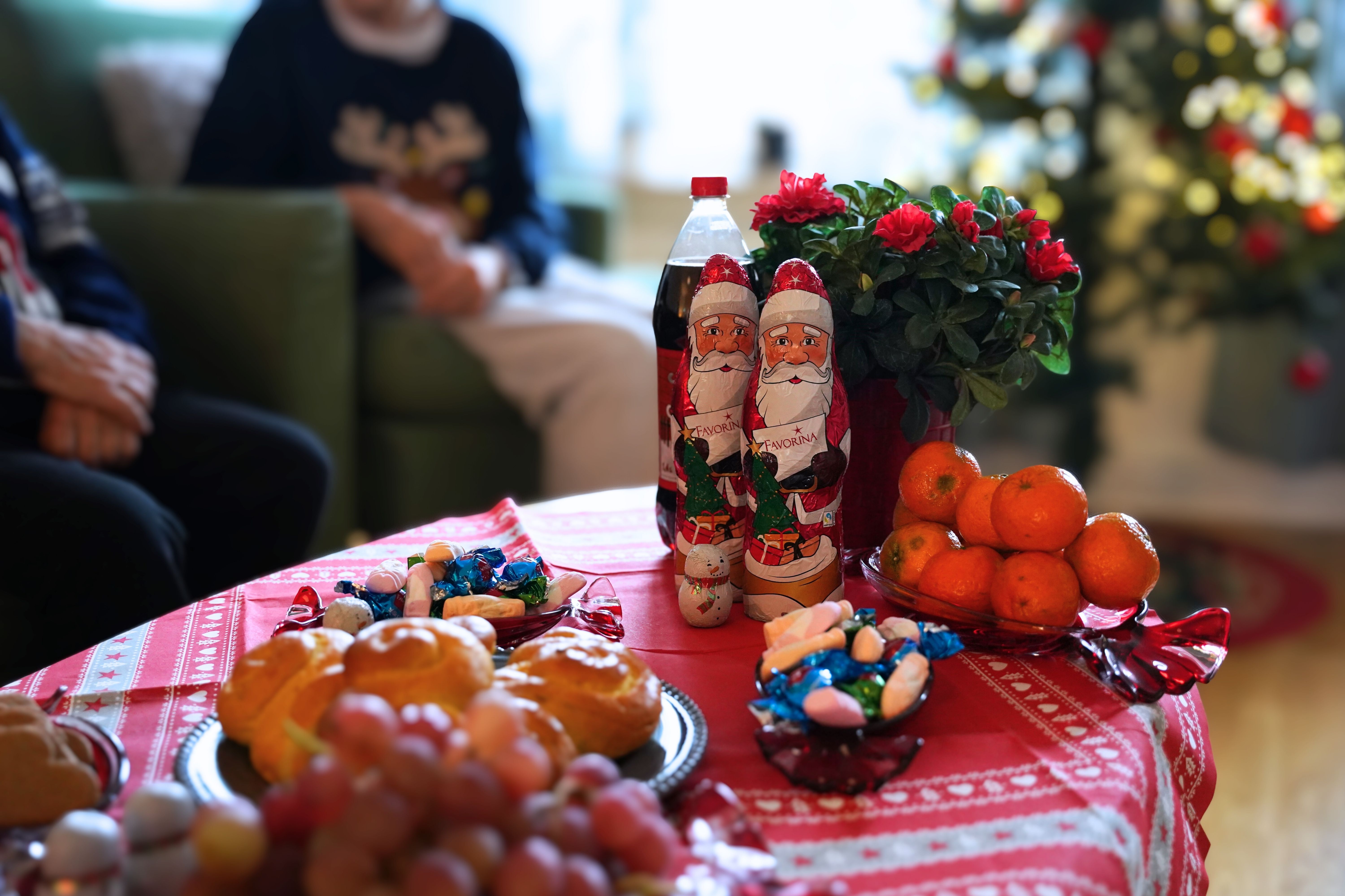 Kvinna från hemtjänsten utomhus